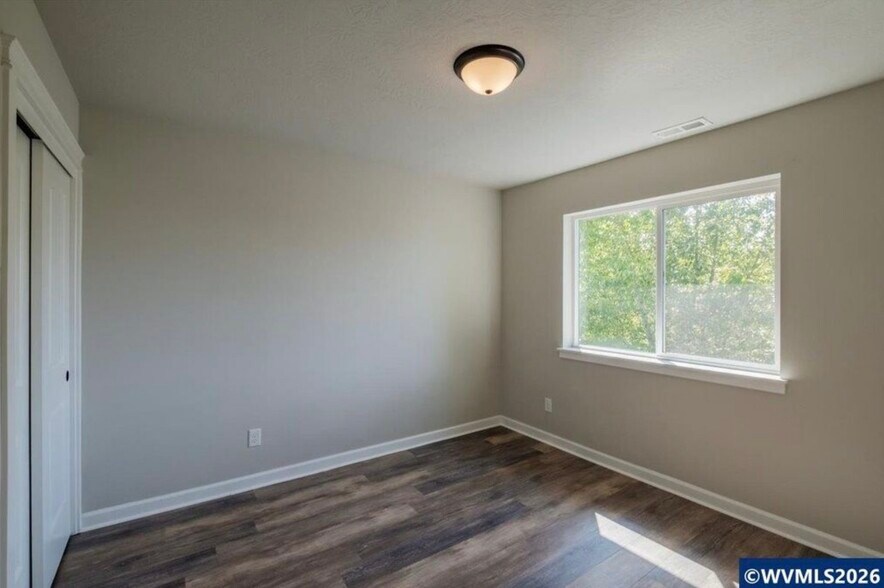 Building Photo - 4164 Sagecrest Dr NE