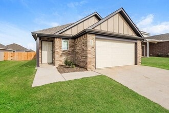 Building Photo - 1807 Crimson Lake Blvd