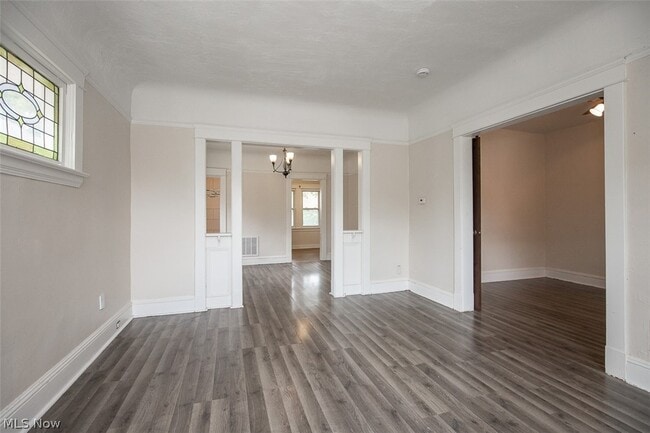 Building Photo - 1545 Coutant Ave