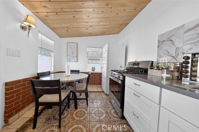 Building Photo - 327 Vine St