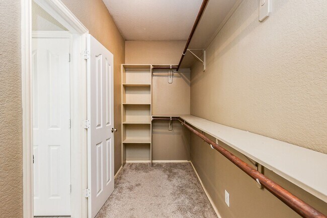 Building Photo - 9626 Red Rugosa Dr