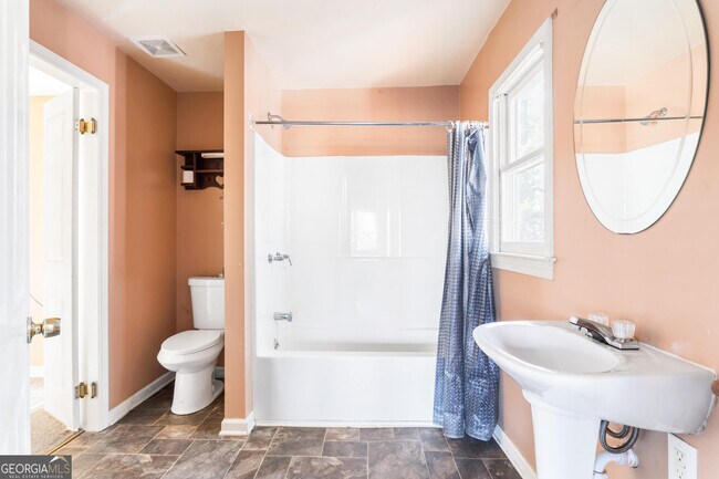 Building Photo - 4311 Short St