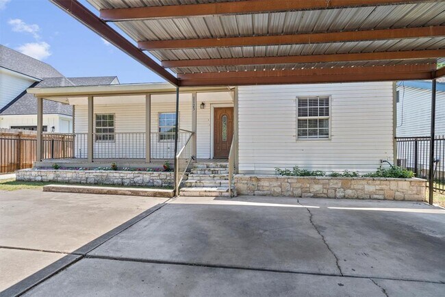 Building Photo - 1125 Christie Dr