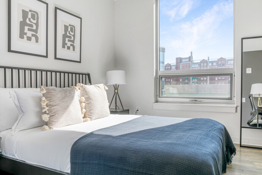 Building Photo - 5 Glassworks Ave