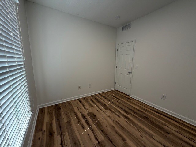 Building Photo - 815 Green Oaks St