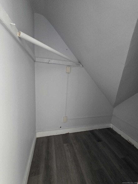 Building Photo - 142 Butler St
