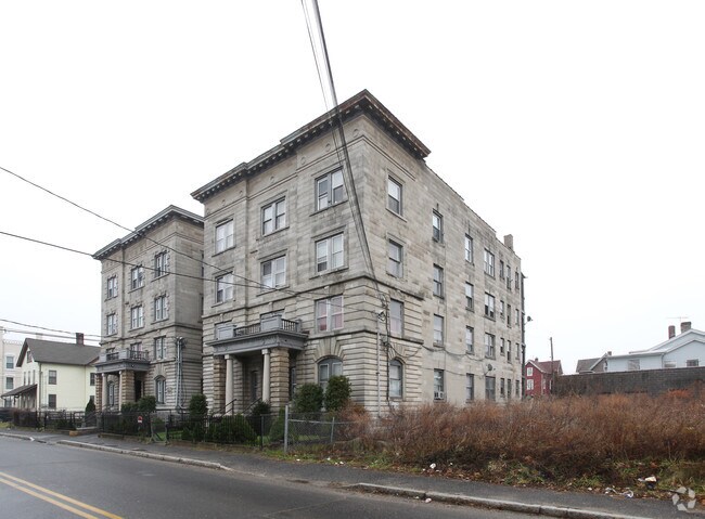 Primary Photo - 40-46 E Liberty St