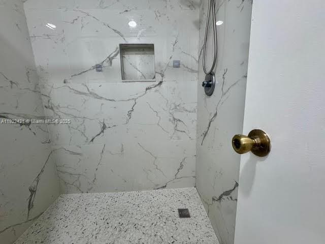 Building Photo - 1140 Sorrento Dr