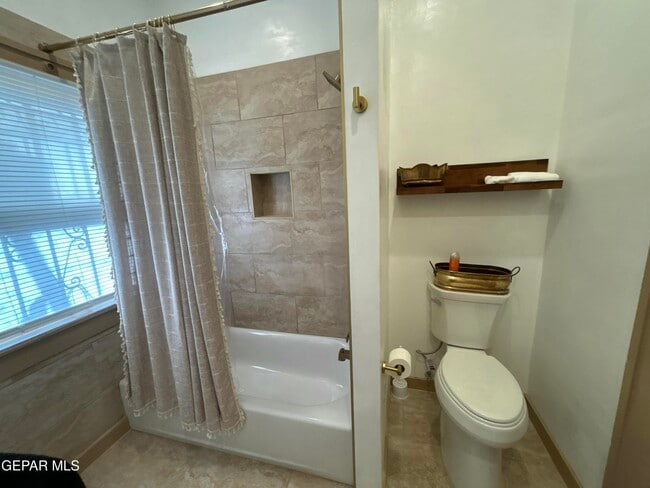 Building Photo - 1546 Upson Dr