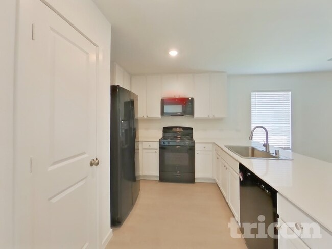 Building Photo - 806 Ginkgo Wy