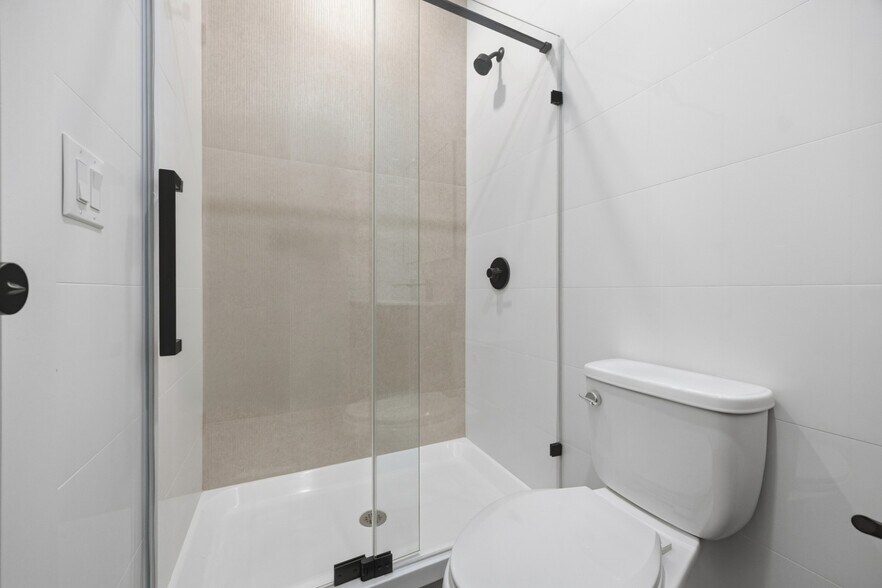 Building Photo - 379 Hawthorne St