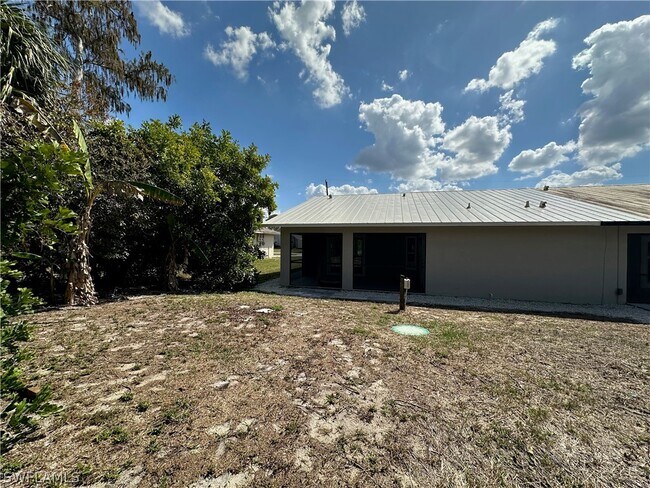 Building Photo - 9165 Seville Rd