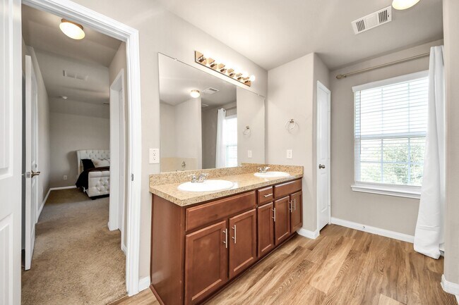 Building Photo - 18611 Cooper Ravine Wy