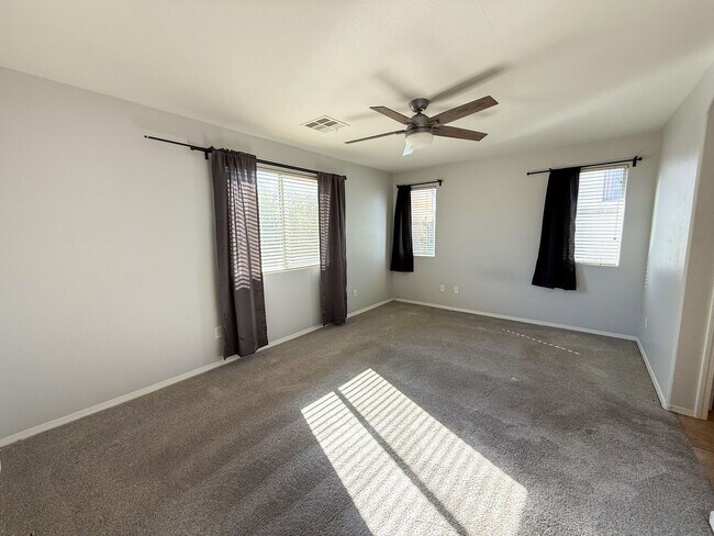 Building Photo - Charming 3/BD 2.5/ BA Home in Centennial with Spacious Backyard