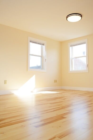 Building Photo - 158 North St