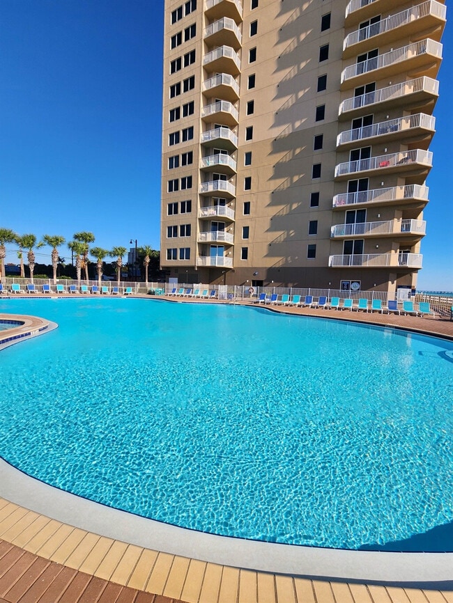 Building Photo - 16819 Front Beach Rd