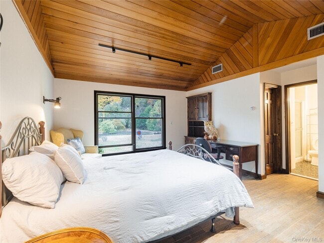 Building Photo - 11 Geralind Dr