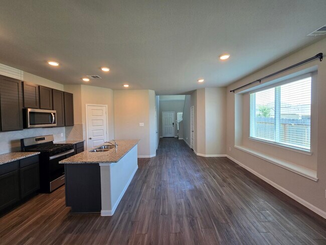 Building Photo - 13703 Mariah Dr