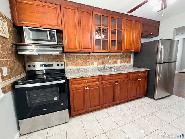 Building Photo - 161 W Spring St