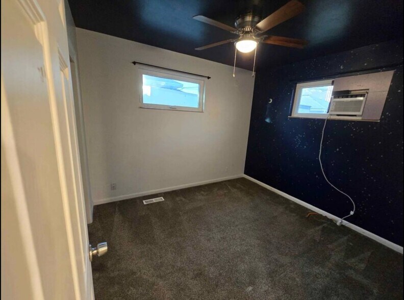 Building Photo - 271 S 700 W