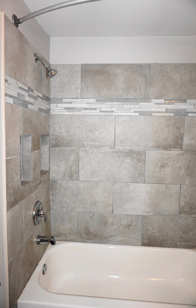 Building Photo - 8564 Gradien Dr