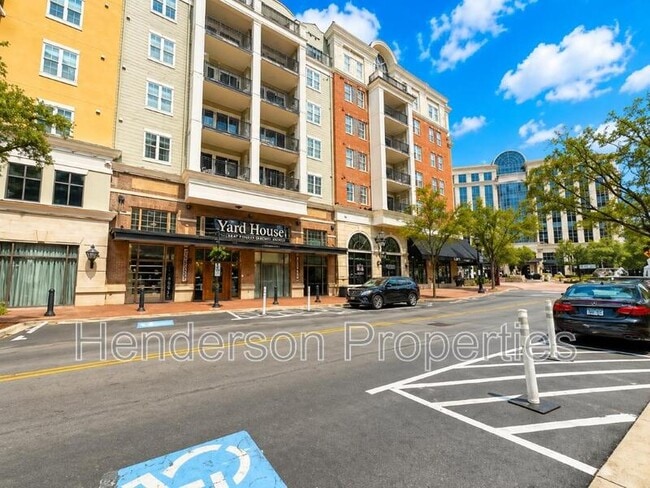 Building Photo - 4620 Piedmont Row Dr