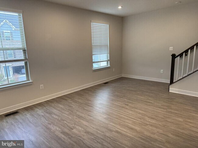 Building Photo - 10323 Quillback St