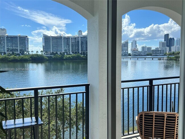 Building Photo - 3255 NE 184th St