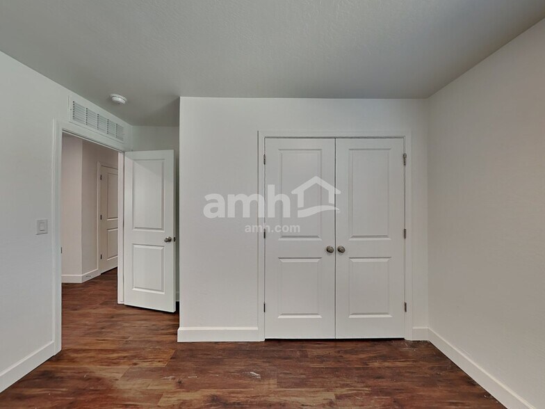 Building Photo - 17164 W Townley Ave