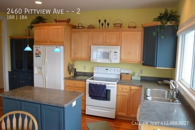 Building Photo - 2460 Pittview Ave
