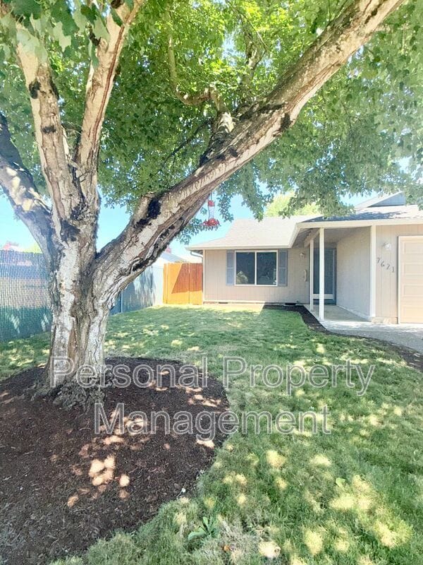 Primary Photo - 7621 NE 158th Ave