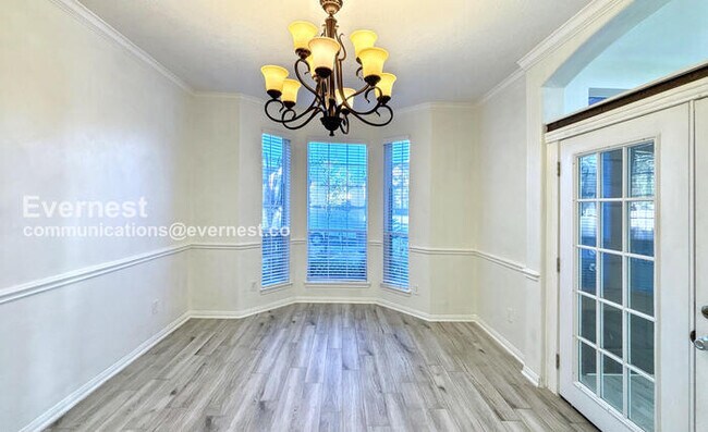 Building Photo - PROMO: Get $500 OFF the first month’s rent when you sign the lease today! / 4 Bed/2.5 Bath Home w...