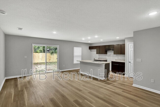 Building Photo - 1451 W 15th St