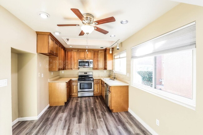 Building Photo - 2412 Pecan St