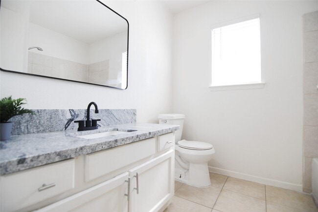 Building Photo - 6207 Grandvale Dr