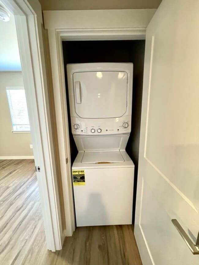 Building Photo - Lucia Duplex - 61522-LUCI-00