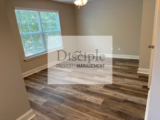 Building Photo - 67 Landing Way