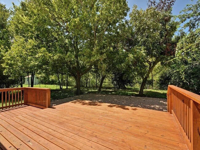 Building Photo - Fantastic Home - Windsor Park