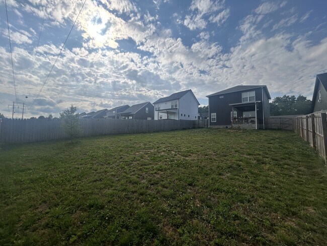 Building Photo - 427 Mattingly Dr