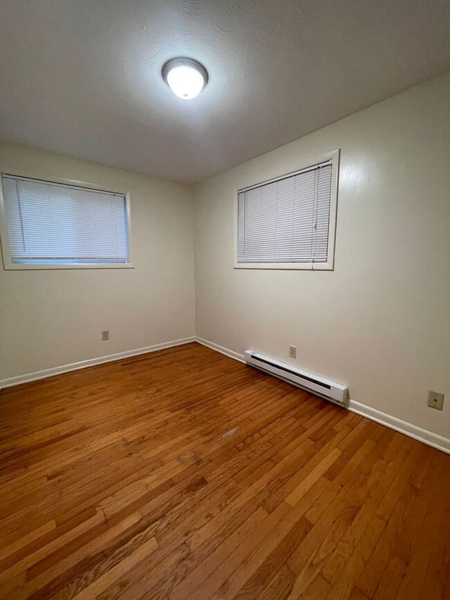 Building Photo - Apartment for Rent