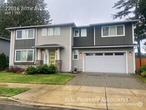 Building Photo - STUNNING EDMONDS HOME