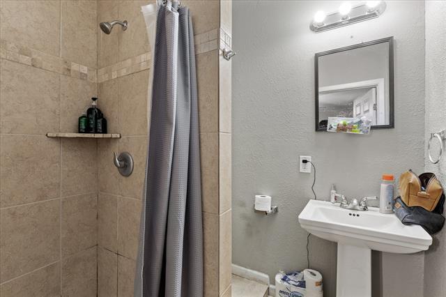 Building Photo - 4016 Acacia St