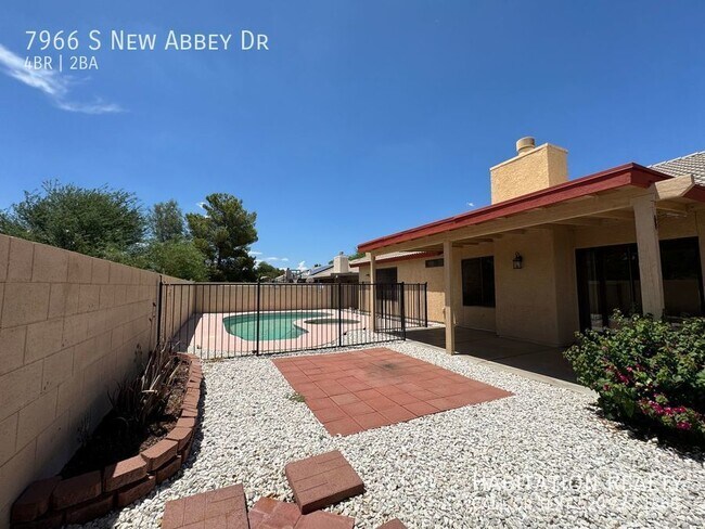 Building Photo - 7966 S New Abbey Dr