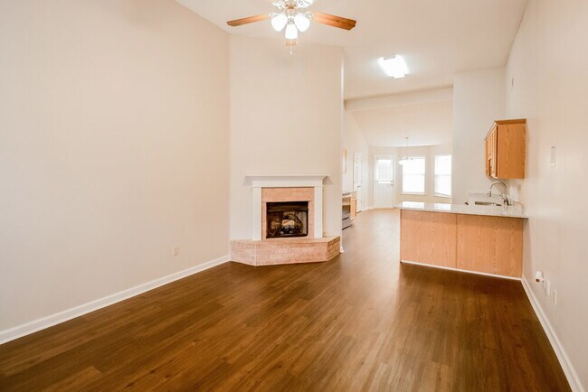 Building Photo - 4490 Shadow Glen Cove