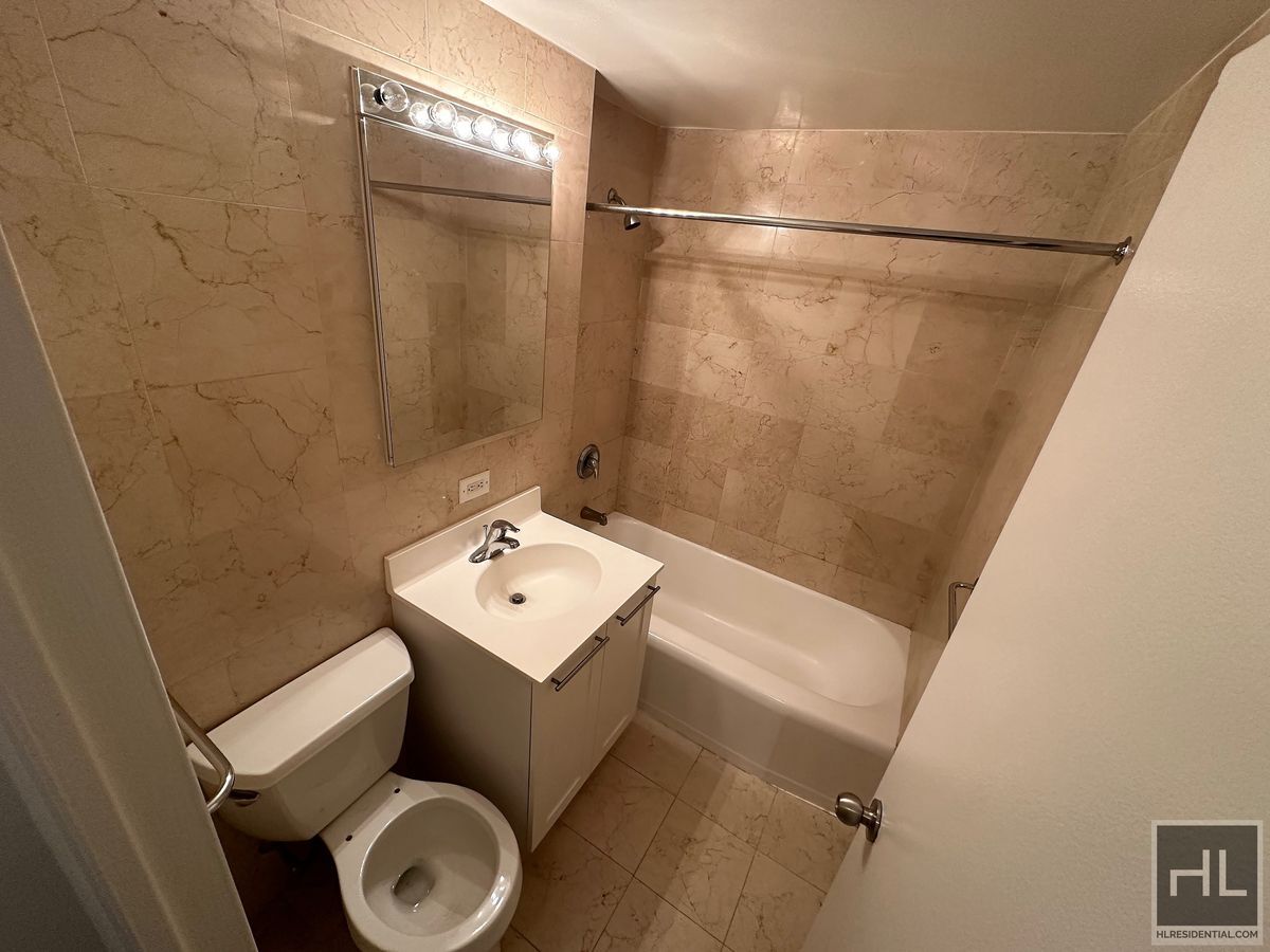 Building Photo - EAST 55 STREET