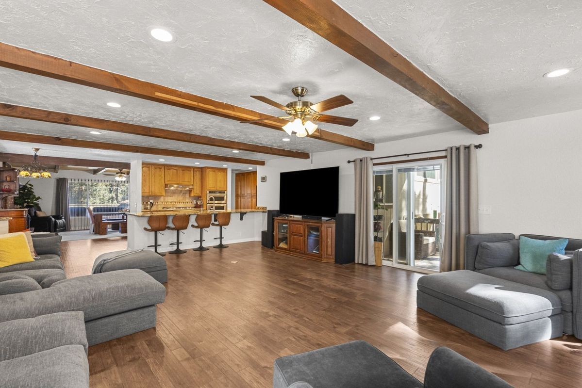 Building Photo - 1197 Oriole Rd