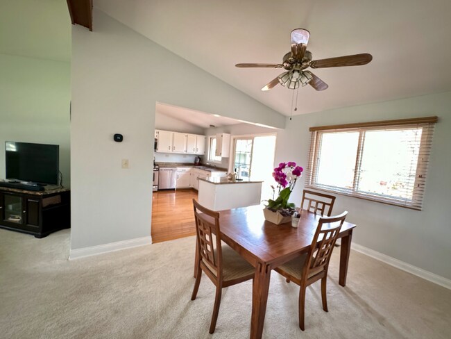 Building Photo - 111 White Oak Dr