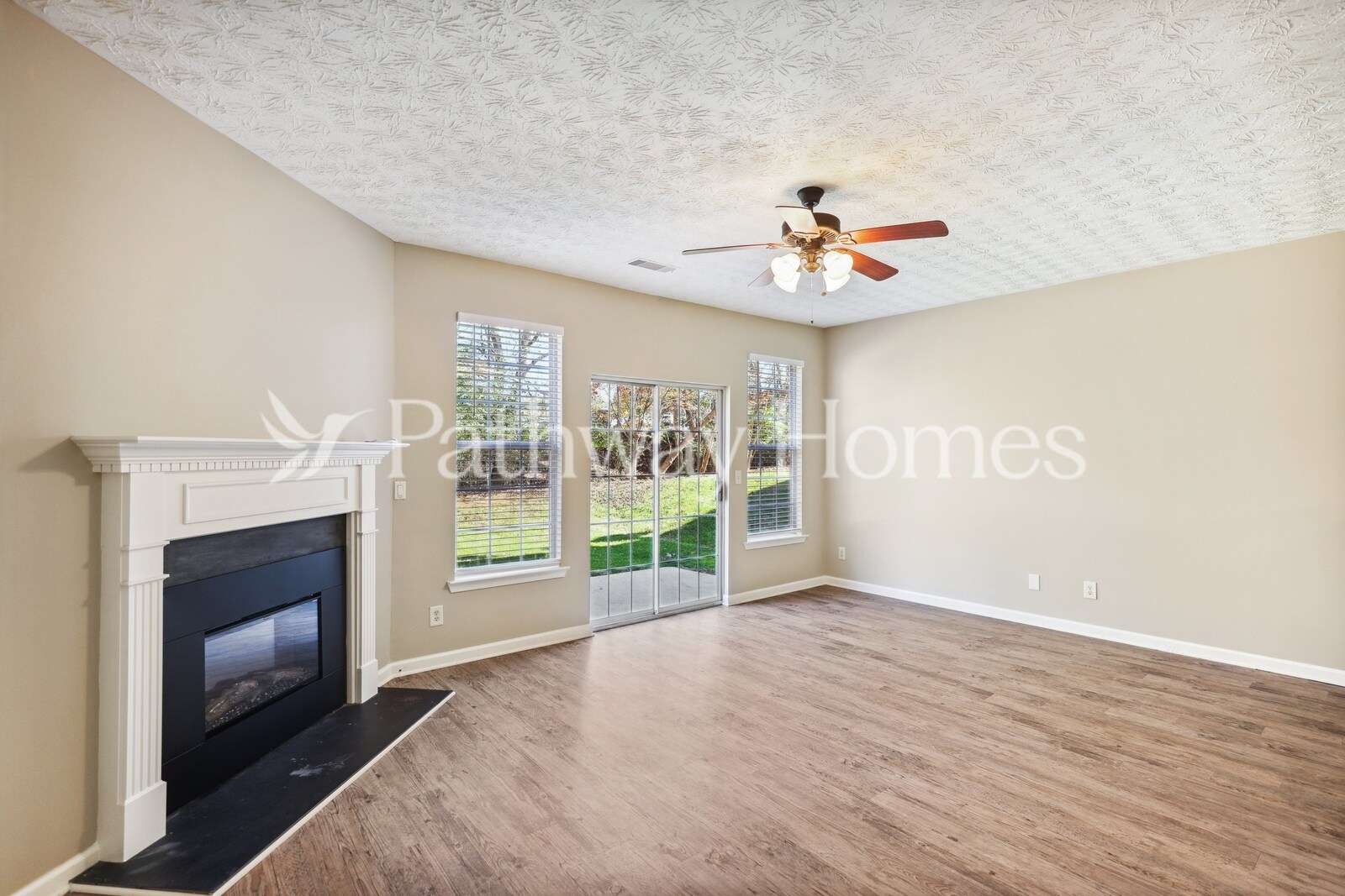 Building Photo - 4922 Vireo Dr