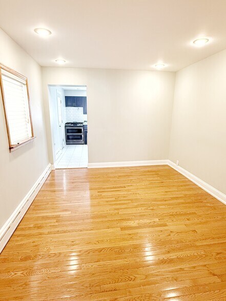 Building Photo - 1734 Wolf St