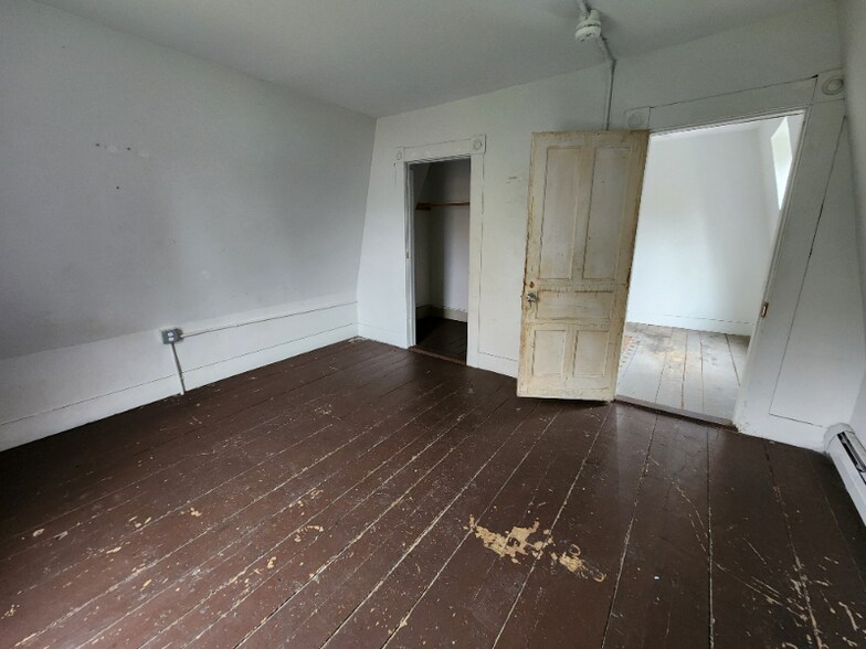 Building Photo - 4 Carnes Rd